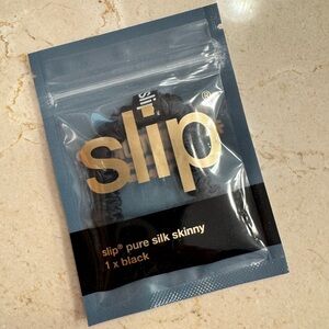 Slip Silk Hair Tie in Black